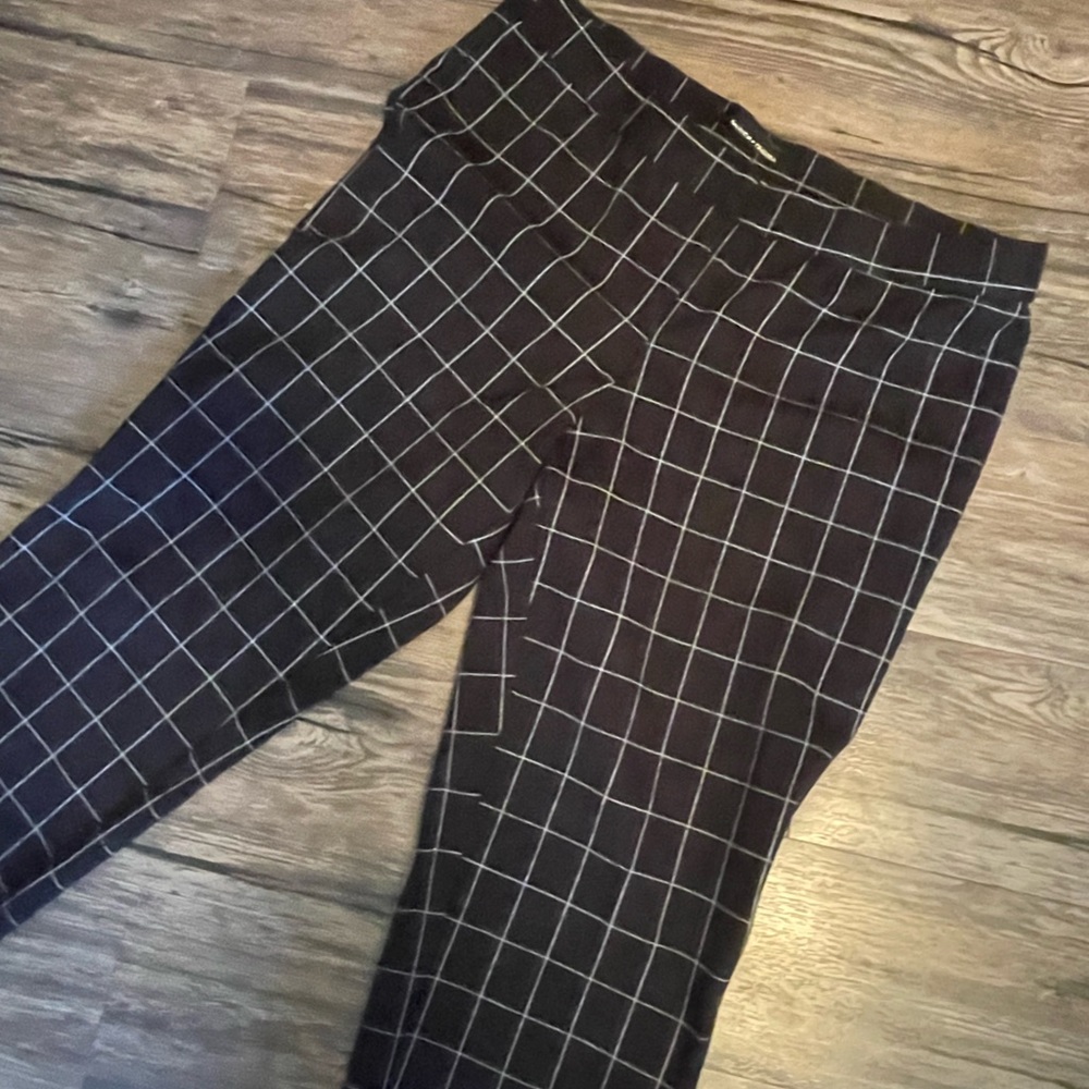 Amanda & Chelsea dress pants Size 14